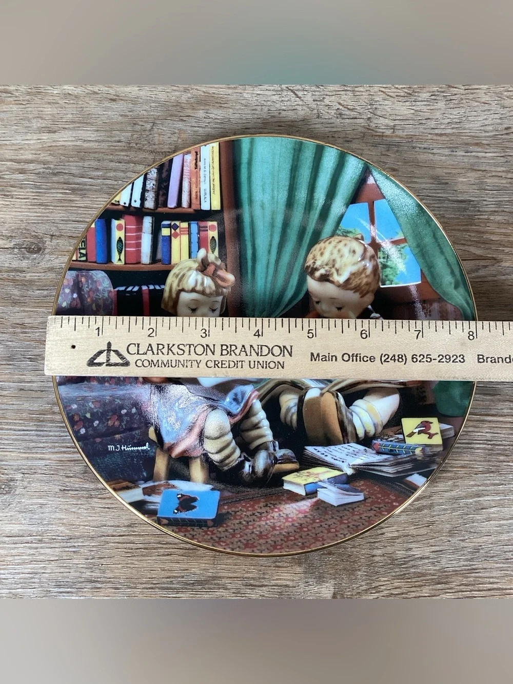 M.I. Hummel 1990 “Budding Scholars”, Little Companions Plate Danbury Mint #Q9971